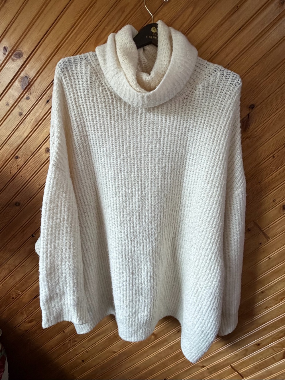 Cream oversized chunky knot Turtleneck Knit Sweater women’s medium